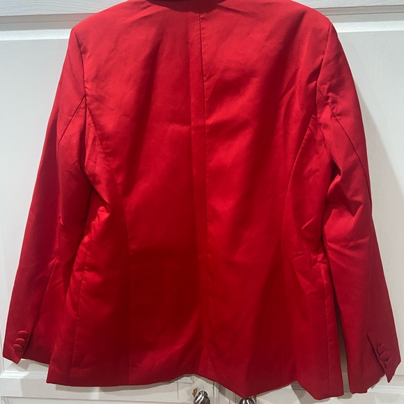 Red jacket - Picture 2 of 3
